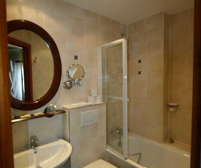 스탠다드 룸, Logis Hôtel Au Cerf d'Or
