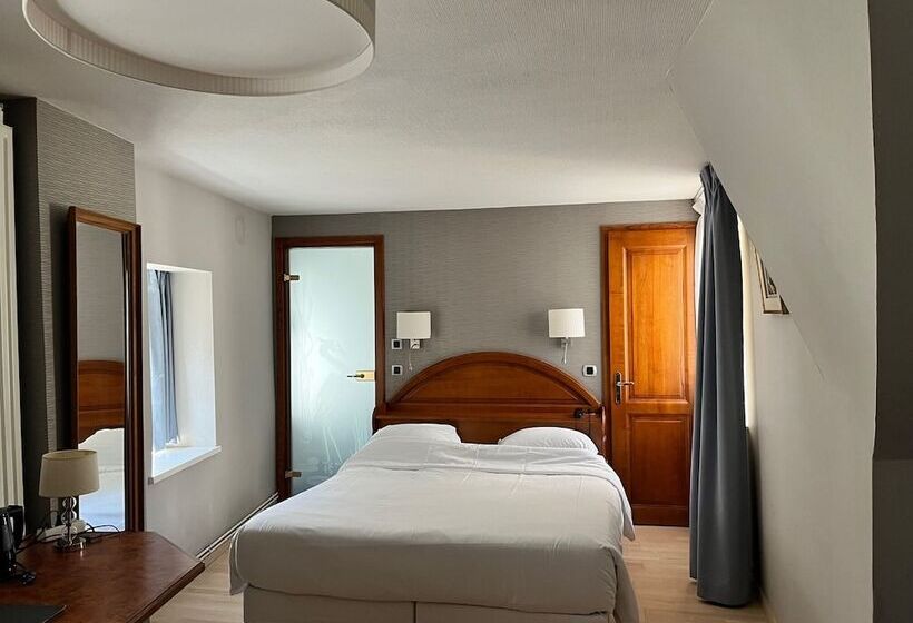 스탠다드 트리플 룸, Logis Hôtel Au Cerf d'Or