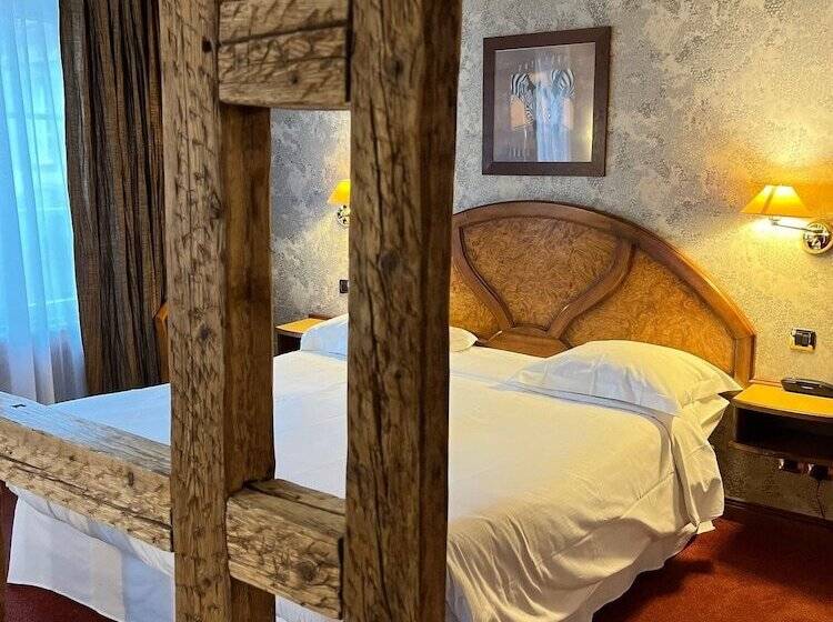 高级大房间, Logis Hôtel Au Cerf d'Or