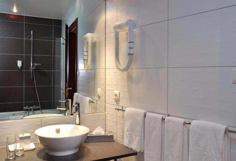 חדר דלוקס, Restaurant L Ami Fritz