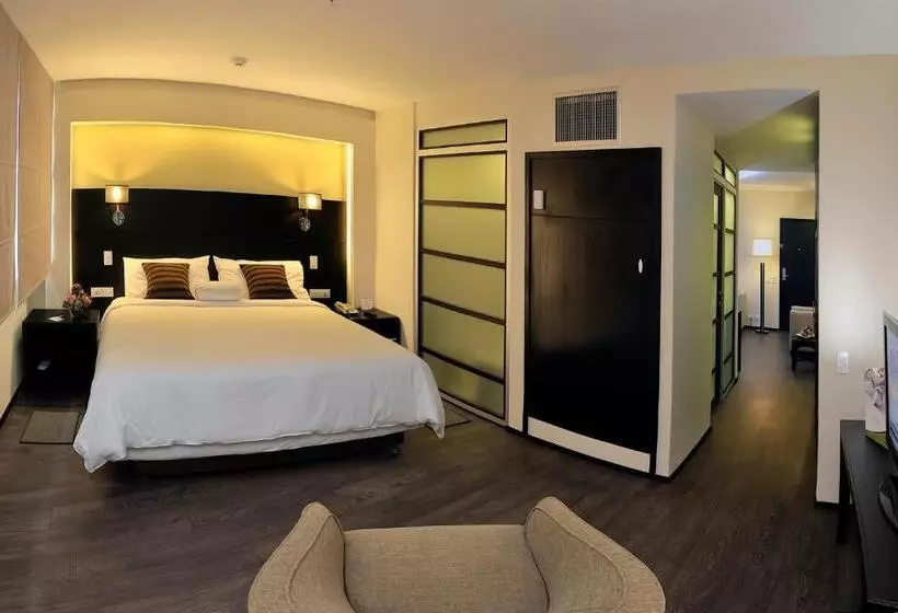 Deluxe Suite King Bed, Unipark By Oro Verde Hotels
