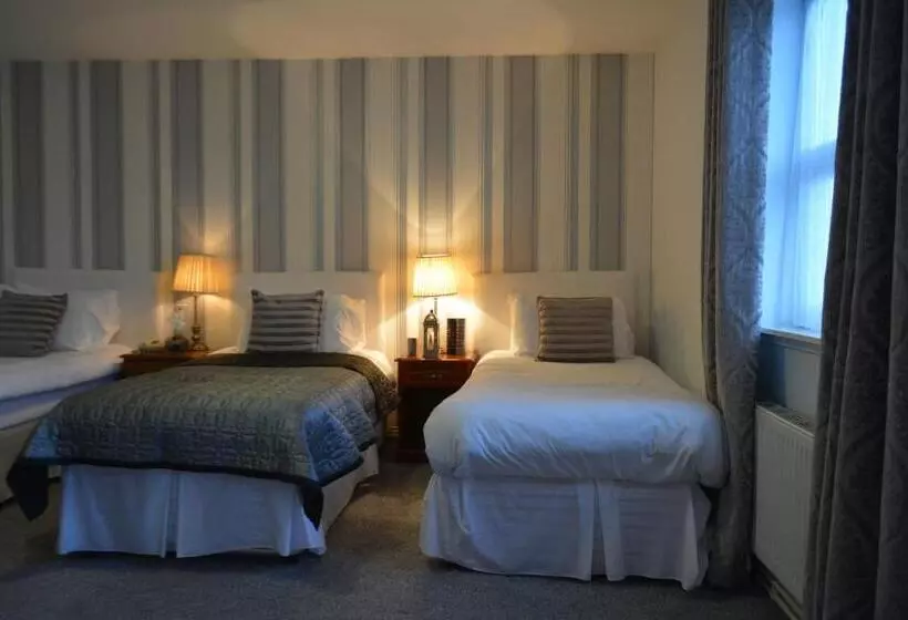 اتاق استاندارد سه نفره, Woodfield House