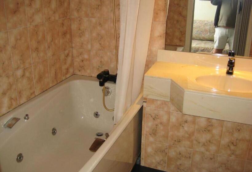 غرفة قياسية, Bellevue De Tradition Familiale