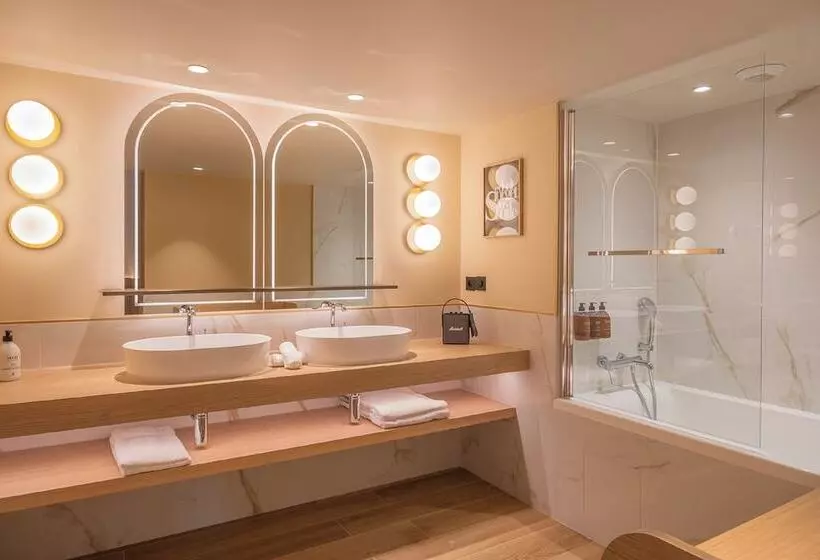 سوییت, Hôtel Burdigala By Inwood Hotels