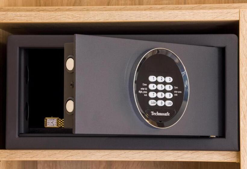 标准间, Charlemagne