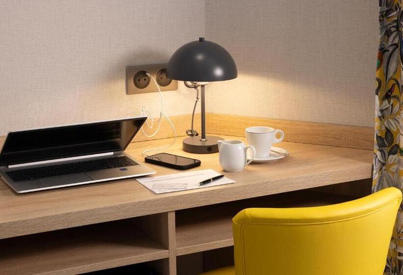 小型套房, Charlemagne