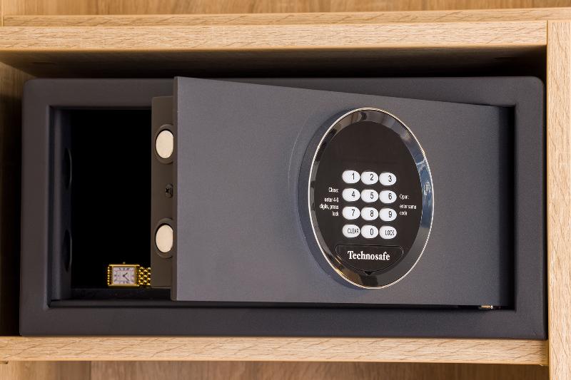 高级大房间, Charlemagne