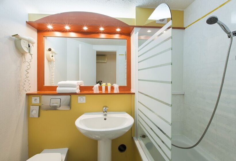 اتاق استاندارد, Comfort Hotel Montlucon