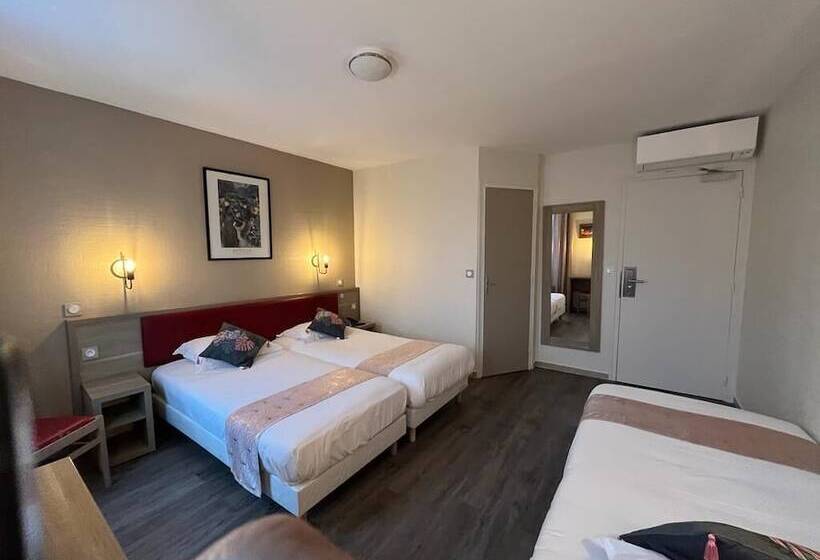 スタンダードトリプルルーム, De Belfort