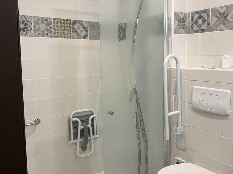 身障者適用スタンダードルーム, De Belfort