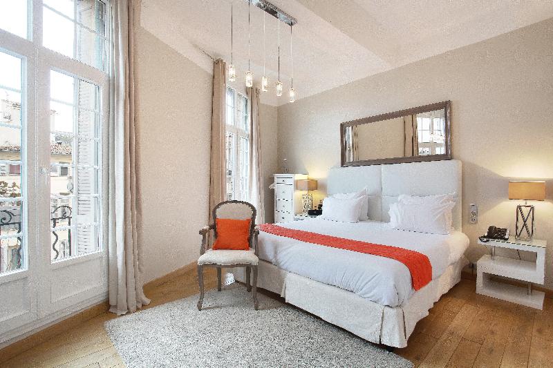 חדר יוקרתי, De France