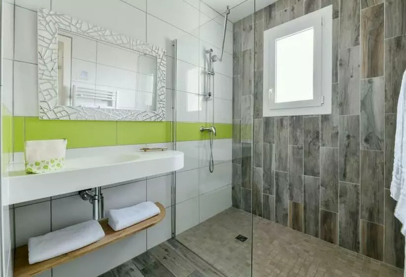 اتاق راحتی, Logis Hotel De France