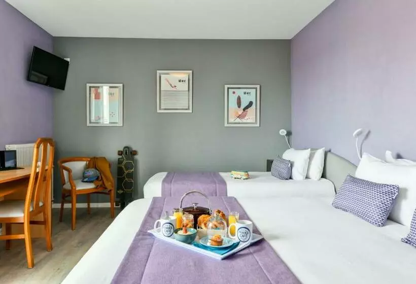 اتاق استاندارد چهار تخته, Logis Hotel De France