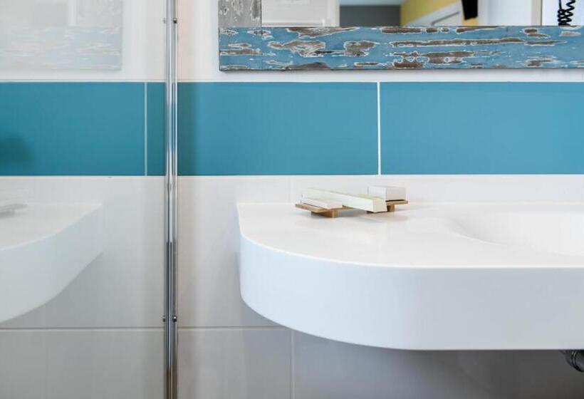 スタンダード４人部屋, Logis Hotel De France