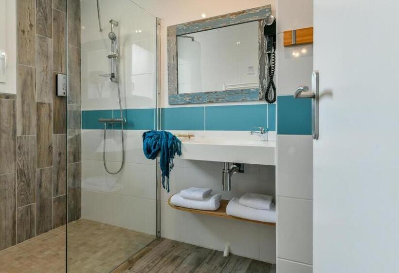 Четырехместный Номер Стандарт, Logis Hotel De France