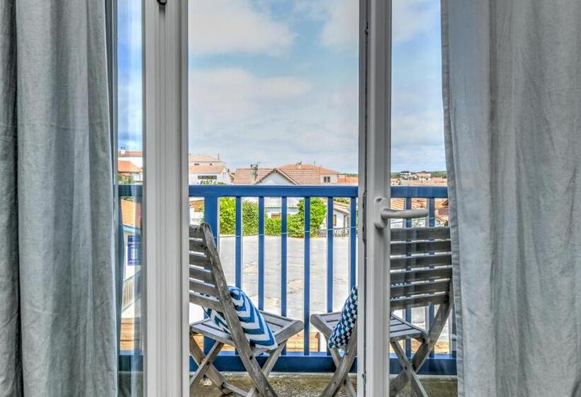 Pokój Czteroosobowy Standard, Logis Hotel De France