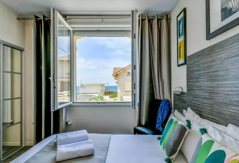 اتاق استاندارد با چشمانداز دریا, Logis Hotel De France