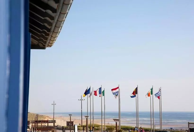 اتاق استاندارد با چشمانداز دریا, Logis Hotel De France