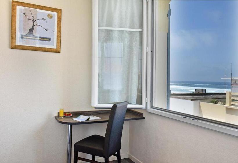 海の見えるコンフォートルーム, Logis Hotel De France