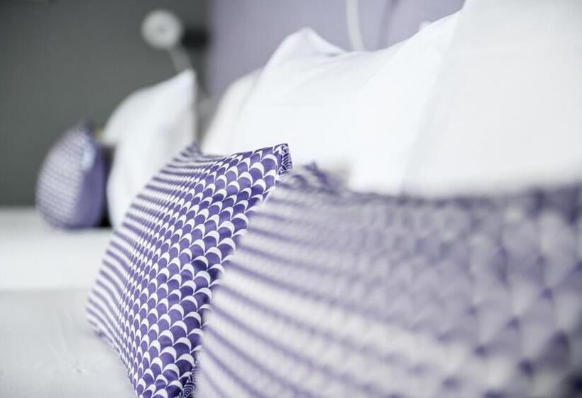 スタンダード４人部屋, Logis Hotel De France