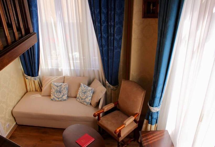 سوییت جونیور, De La Bretonnerie