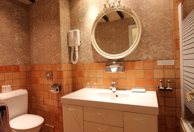 اتاق کلاسیک, De La Bretonnerie