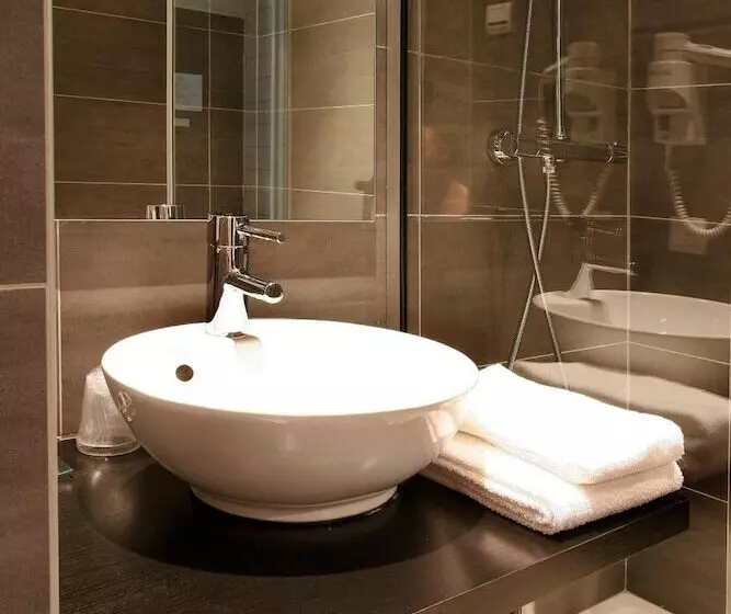 اتاق استاندارد سه نفره, Hôtel Arcanse By Inwood Hotels