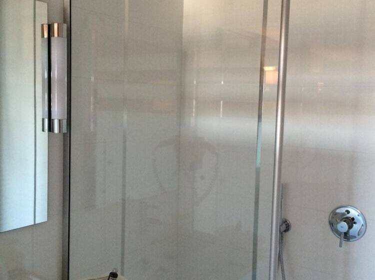 اتاق اجرایی, Hôtel Arcanse By Inwood Hotels