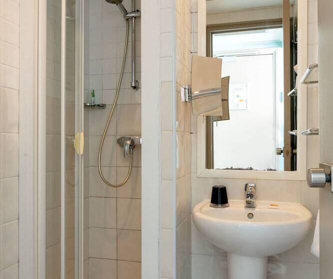 标准间, Des Nations Saint Germain