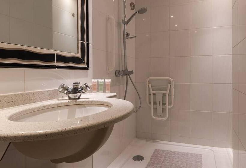 اتاق استاندارد, Gaillon Opera