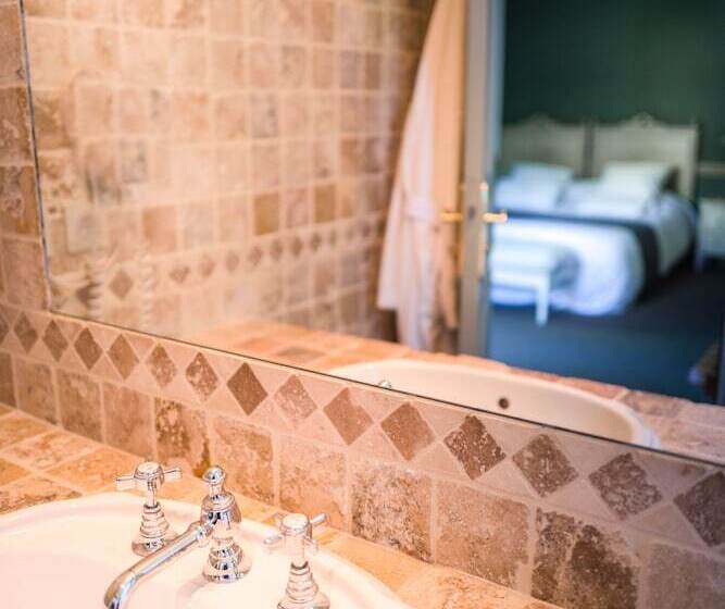 Номер Deluxe, Hôtel Helvie