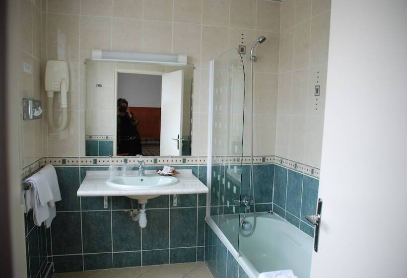 Трехместный Номер Комфорт, Hôtel Le Bellevue Montrichard 3 étoiles