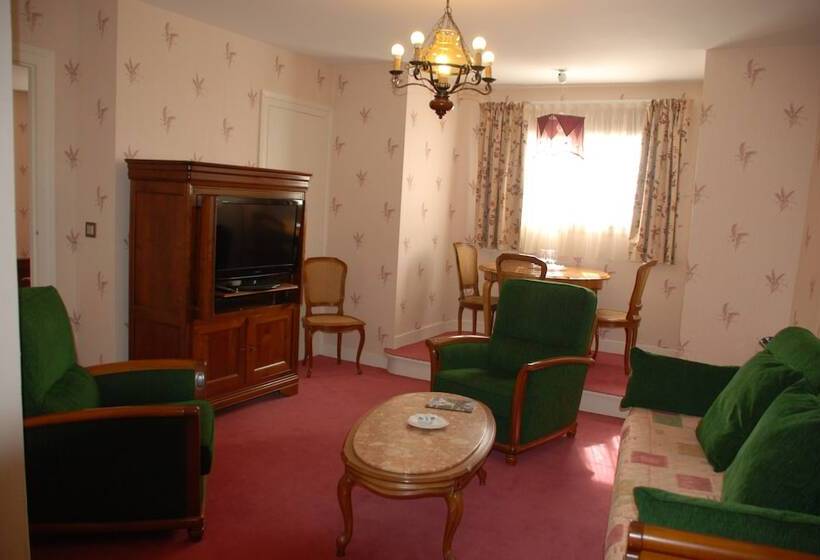 Четырехместный Номер Стандарт, Hôtel Le Bellevue Montrichard 3 étoiles
