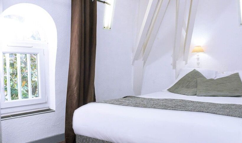 غرفة كلاسيكية, La Casa Pairal