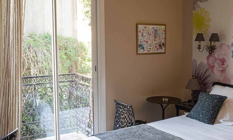 Номер Стандарт с Балконом, La Casa Pairal