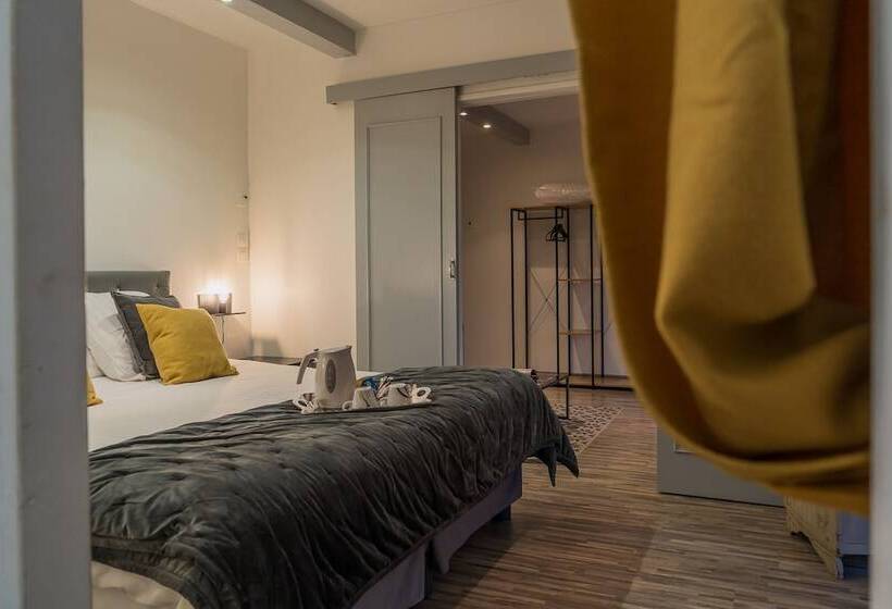 Номер Стандарт Трехместный, Les Terrasses De Saumur Hôtel & Appartements Restaurant & Spa