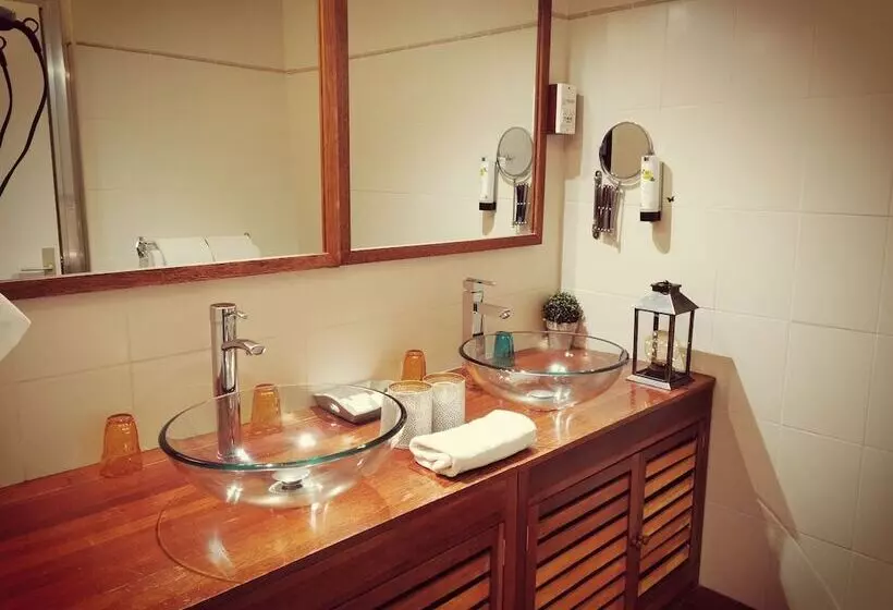 اتاق استاندارد چهار تخته, Les Terrasses De Saumur Hôtel & Appartements Restaurant & Spa