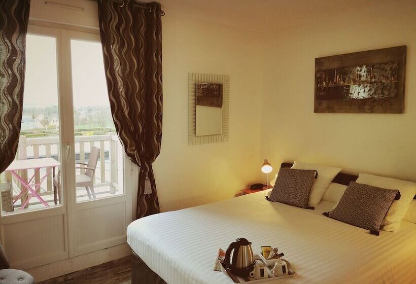 Четырехместный Номер Стандарт, Les Terrasses De Saumur Hôtel & Appartements Restaurant & Spa