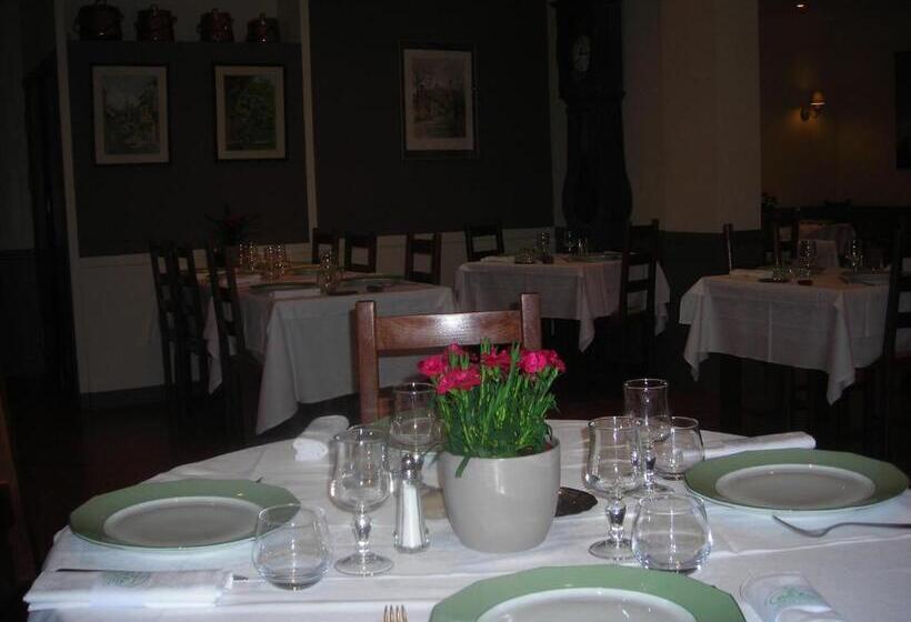 Номер Стандарт Трехместный, Logis Hôtel Restaurant Belle Rive