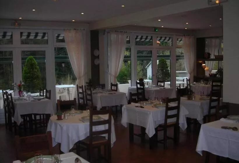 スタンダードトリプルルーム, Logis Hôtel Restaurant Belle Rive
