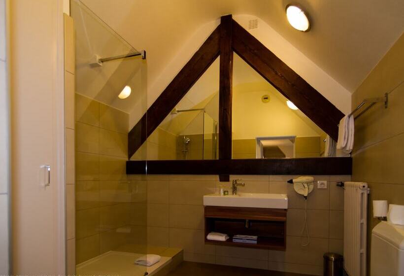 חדר קלאב, Logis Hotel Du Chateau