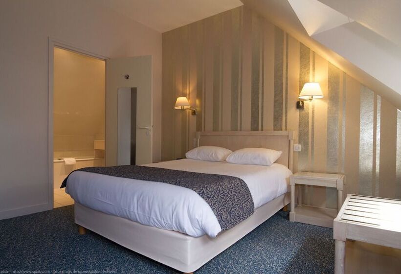 חדר קלאב, Logis Hotel Du Chateau