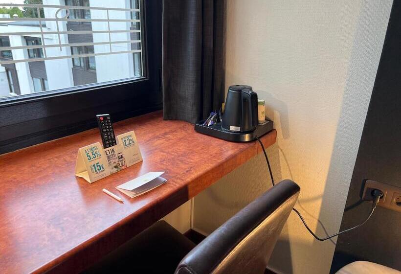 חדר פרמיום, Logis Hôtel Restaurant Des Acacias Lille Tourcoing