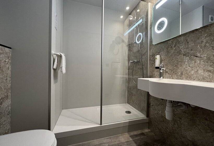 غرفة قياسية, Logis Hôtel Restaurant Des Acacias Lille Tourcoing