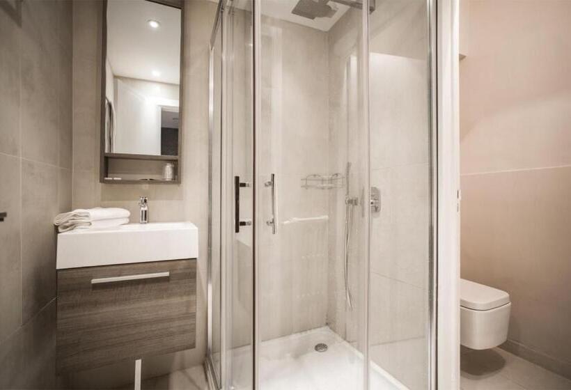 스탠다드 싱글 룸, Schtak