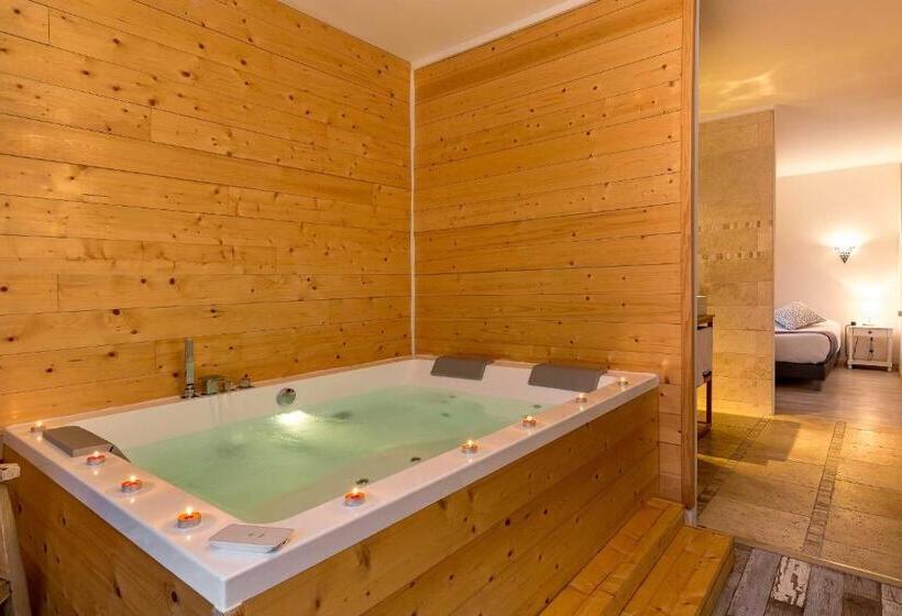 غرفة قياسية مزوَّدة بجاكوزي, The Originals Boutique, Clair Hôtel, Martigues