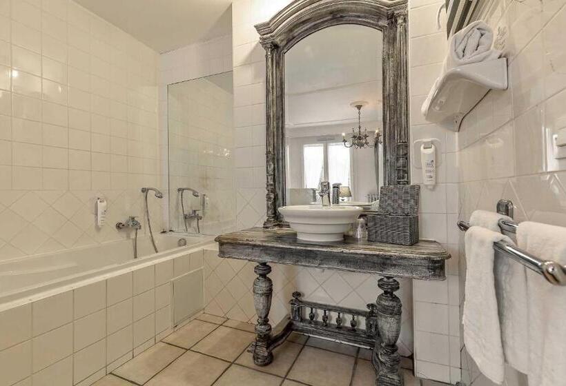 Номер Престиж, The Originals Boutique, Clair Hôtel, Martigues
