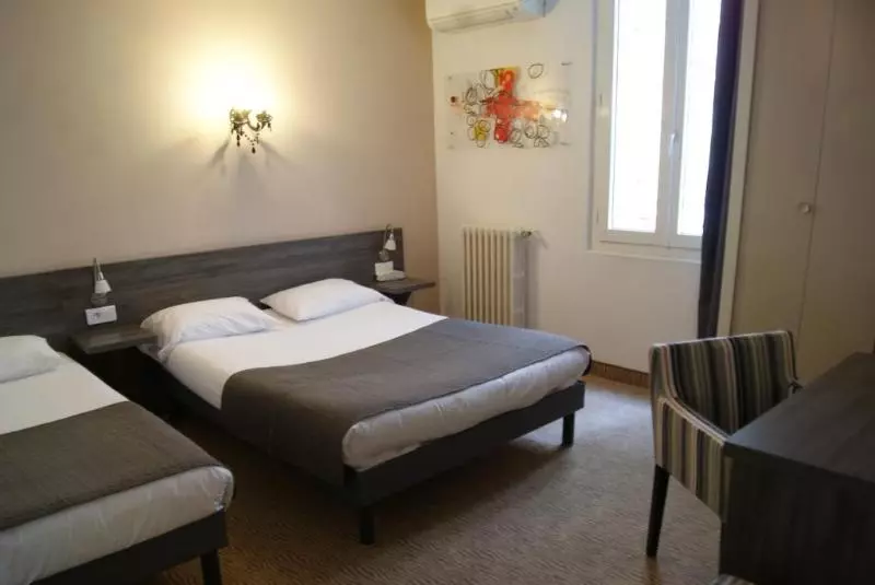 スタンダード4人部屋, The Originals Boutique, Hôtel Danieli, Avignon