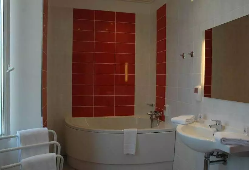 ファミリールーム, The Originals Boutique, Hôtel De L Univers, Montluçon