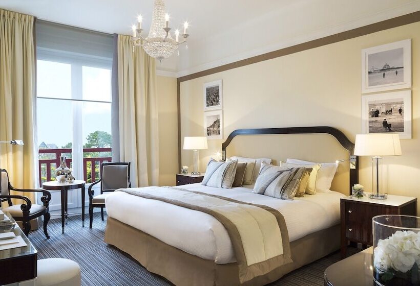 חדר סופריור נוף לים, Barriere L Hermitage